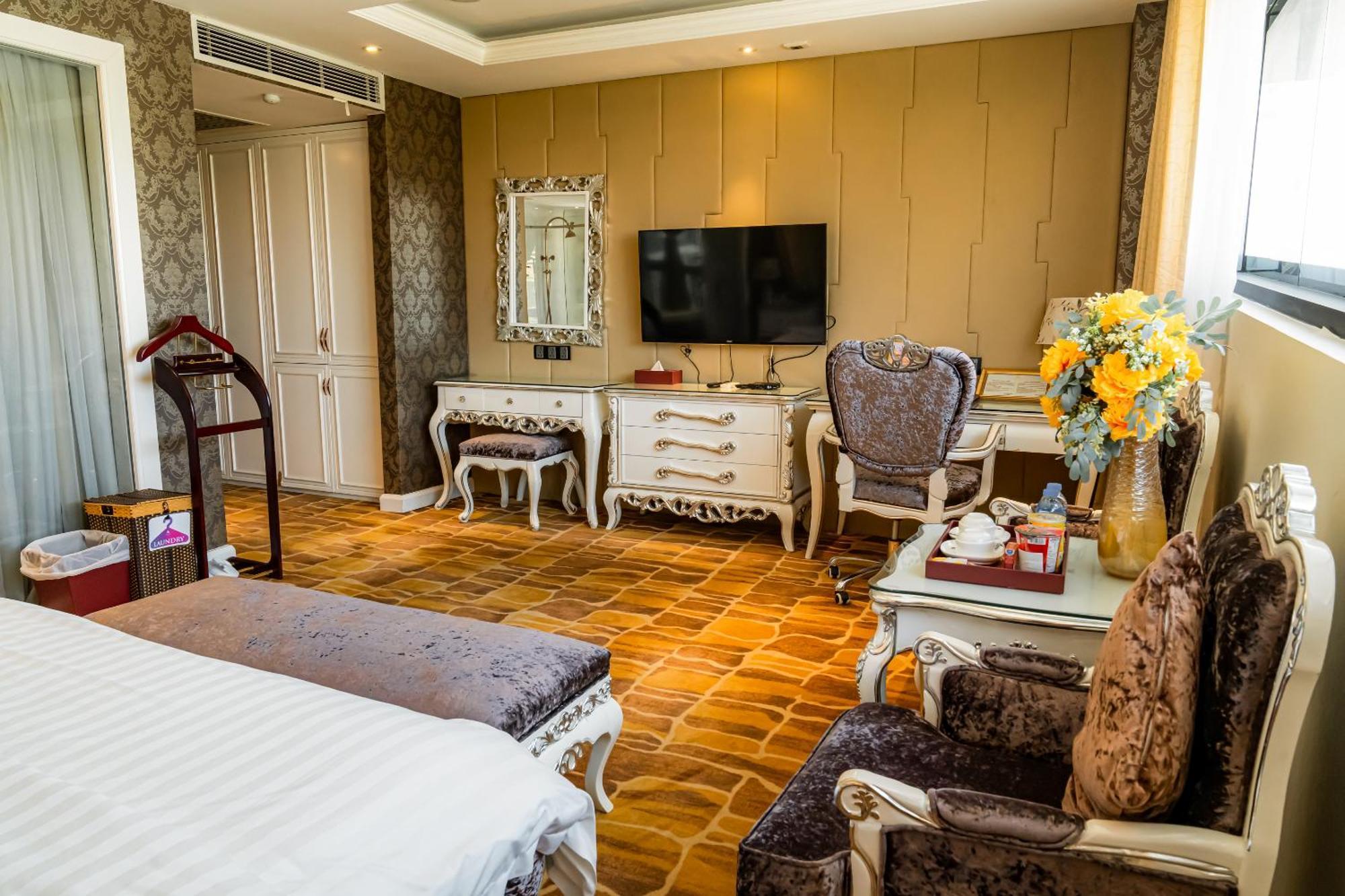 Hoang Trieu Hotel Cidade de Ho Chi Minh Exterior foto