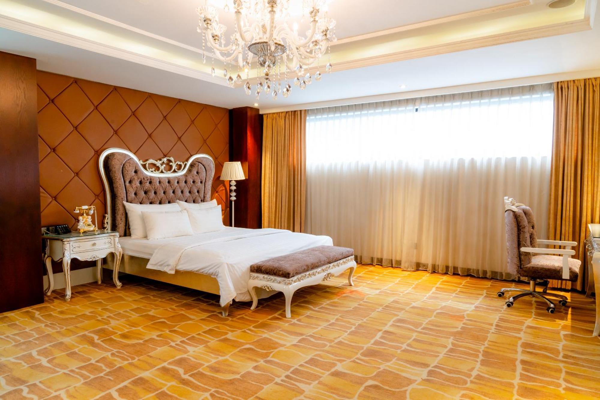 Hoang Trieu Hotel Cidade de Ho Chi Minh Exterior foto